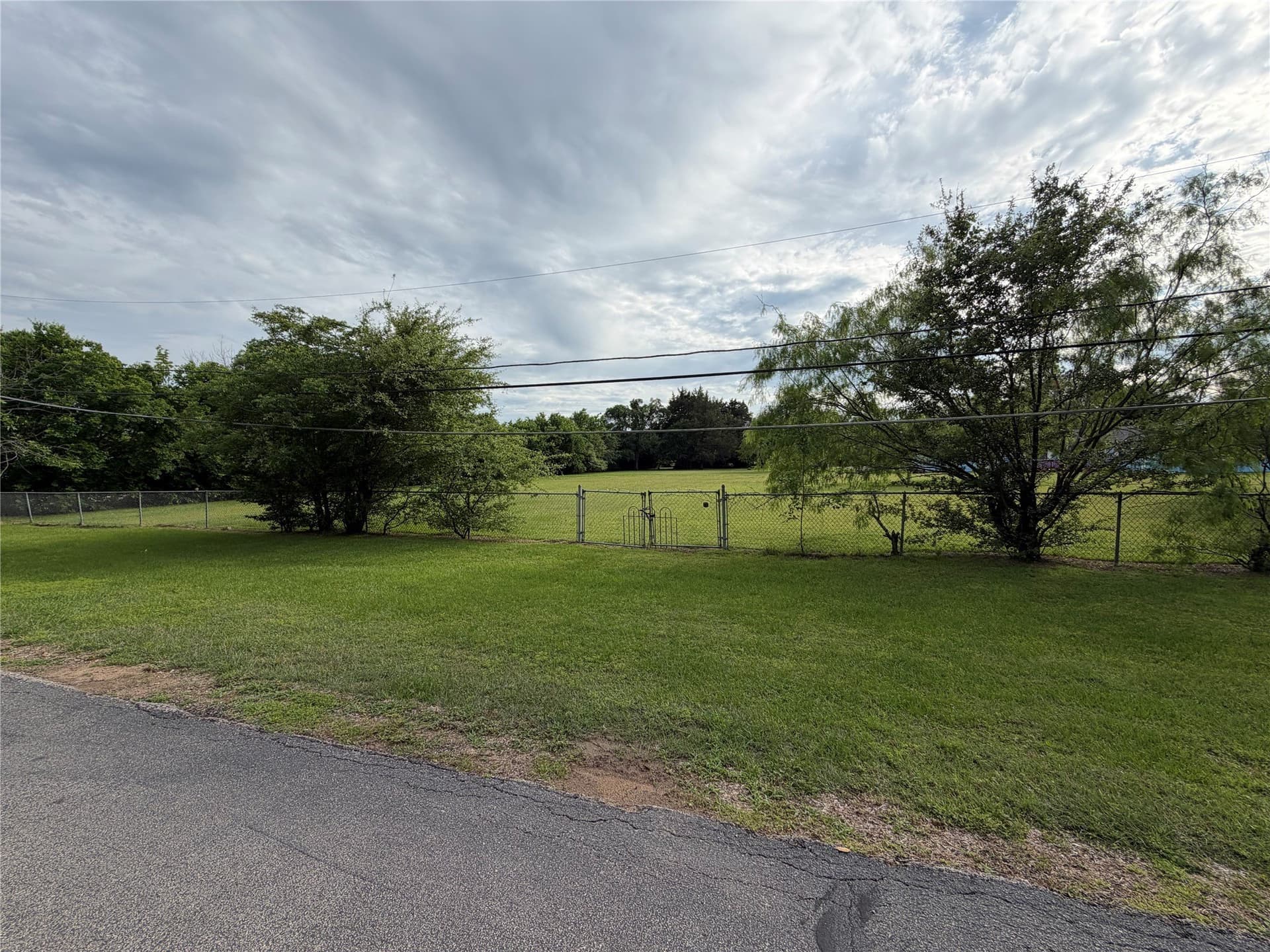 1.25 acres in Dallas County