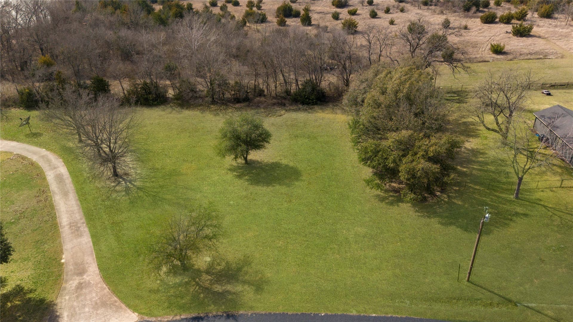 1.04 acres in Collin County gallery image 2