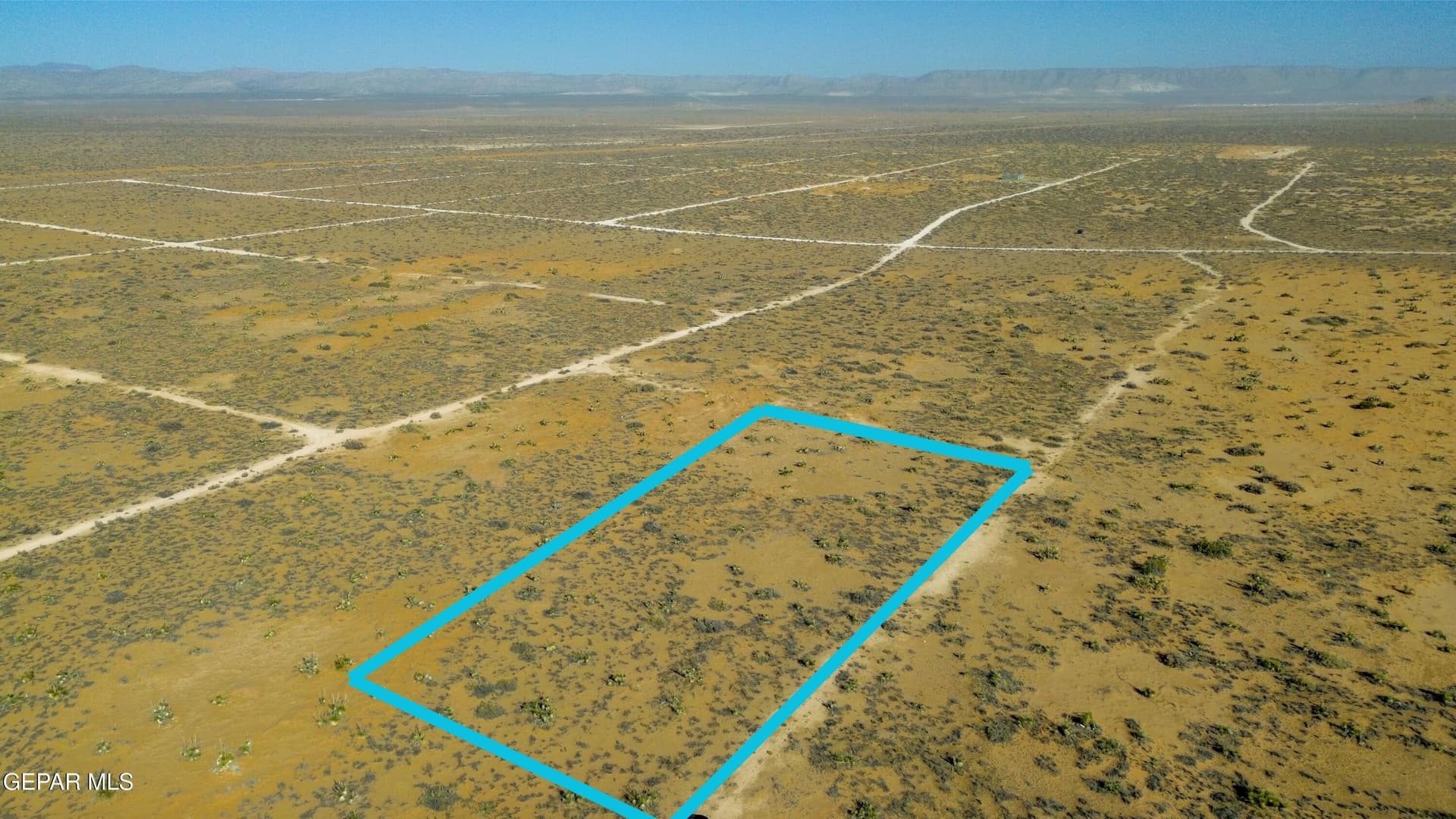 2 acres in El Paso County gallery image 4