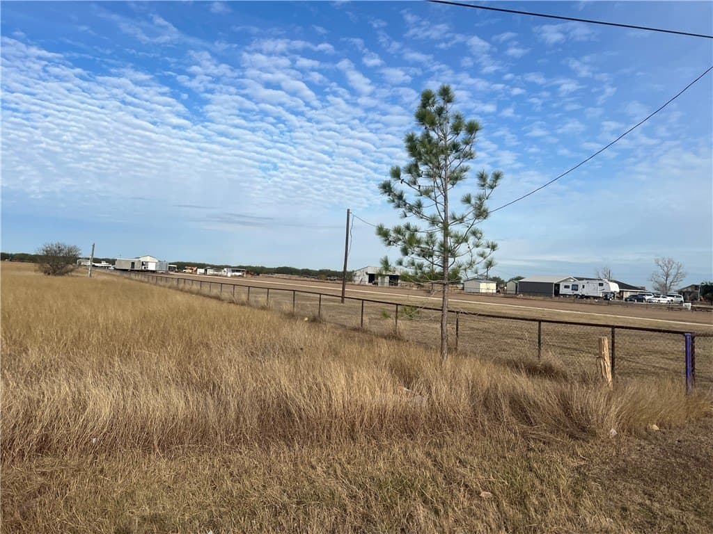 5 acres in San Patricio County gallery image 3