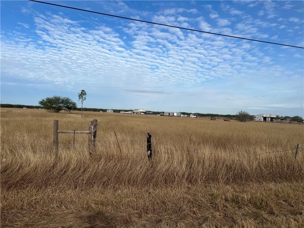 5 acres in San Patricio County - photo 6