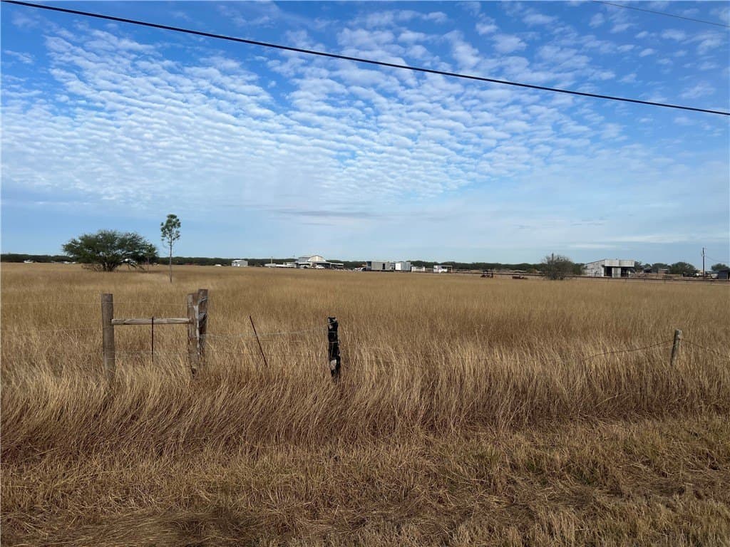 5 acres in San Patricio County - photo 7