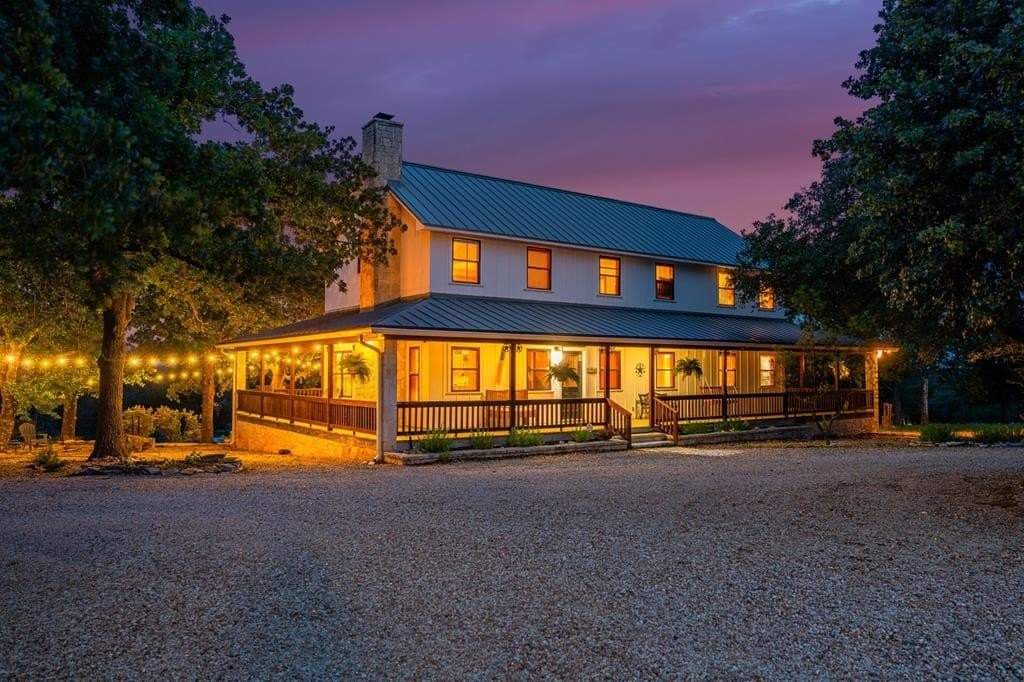 10.05 acres in Gillespie County