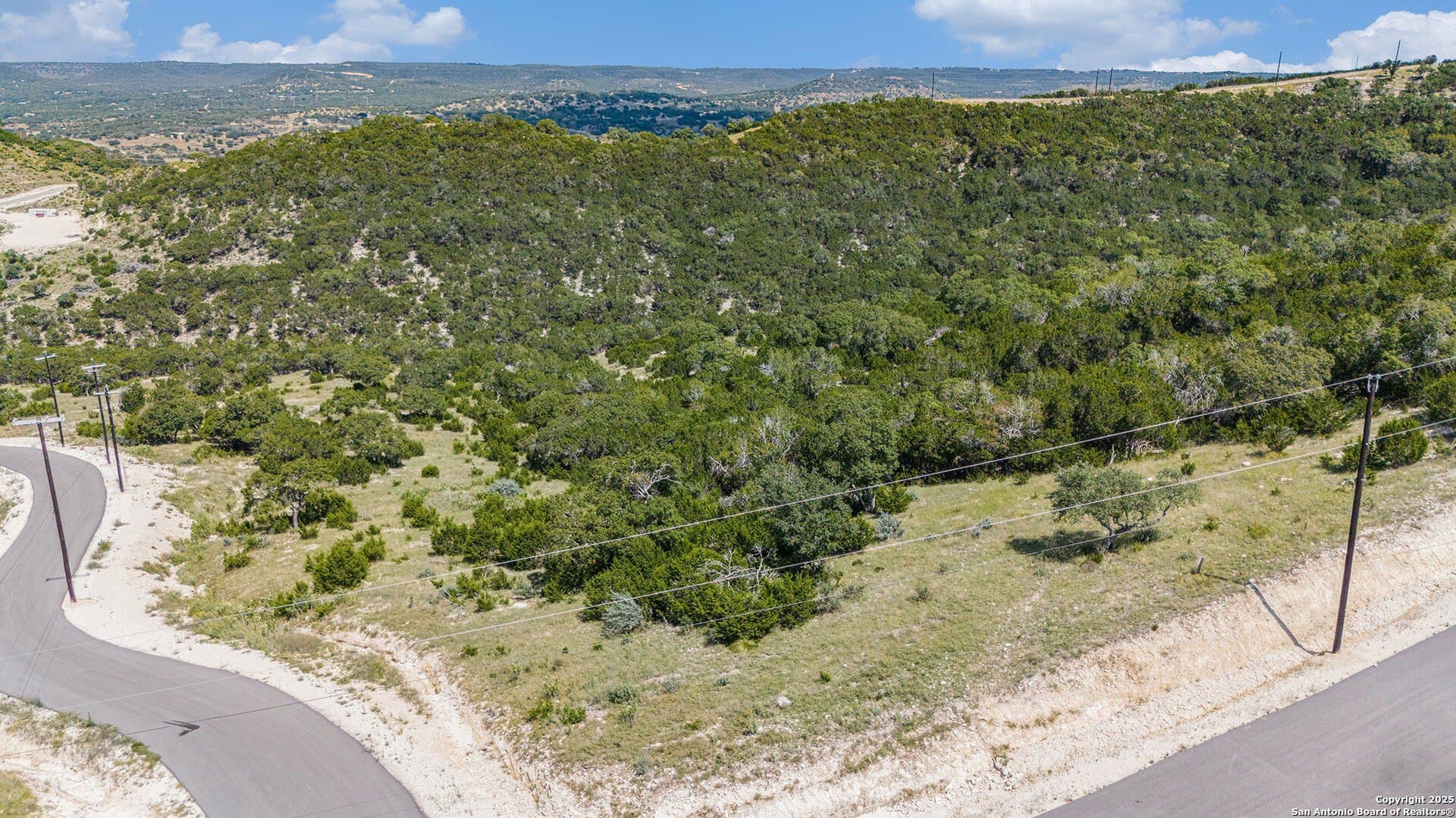 5.85 acres in Bandera County gallery image 3