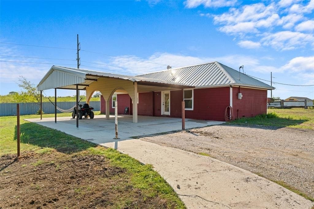 10.48 acres in Ellis County gallery image 4