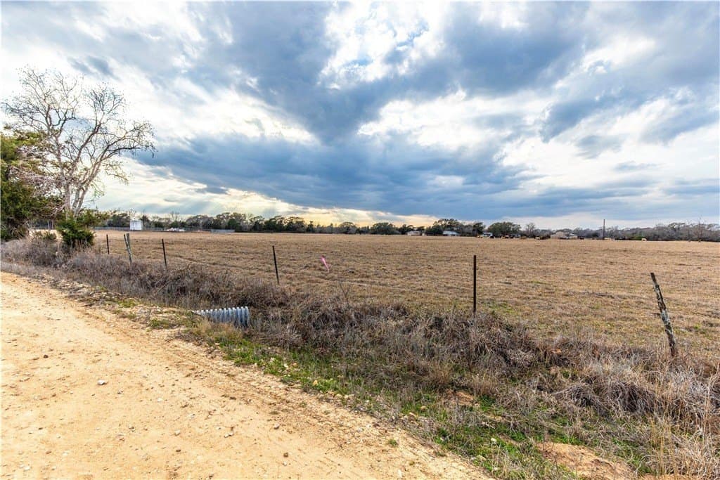 17.39 acres in AUSTIN County - photo 4