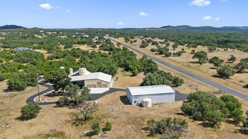 26.48 acres in Blanco County - photo 2