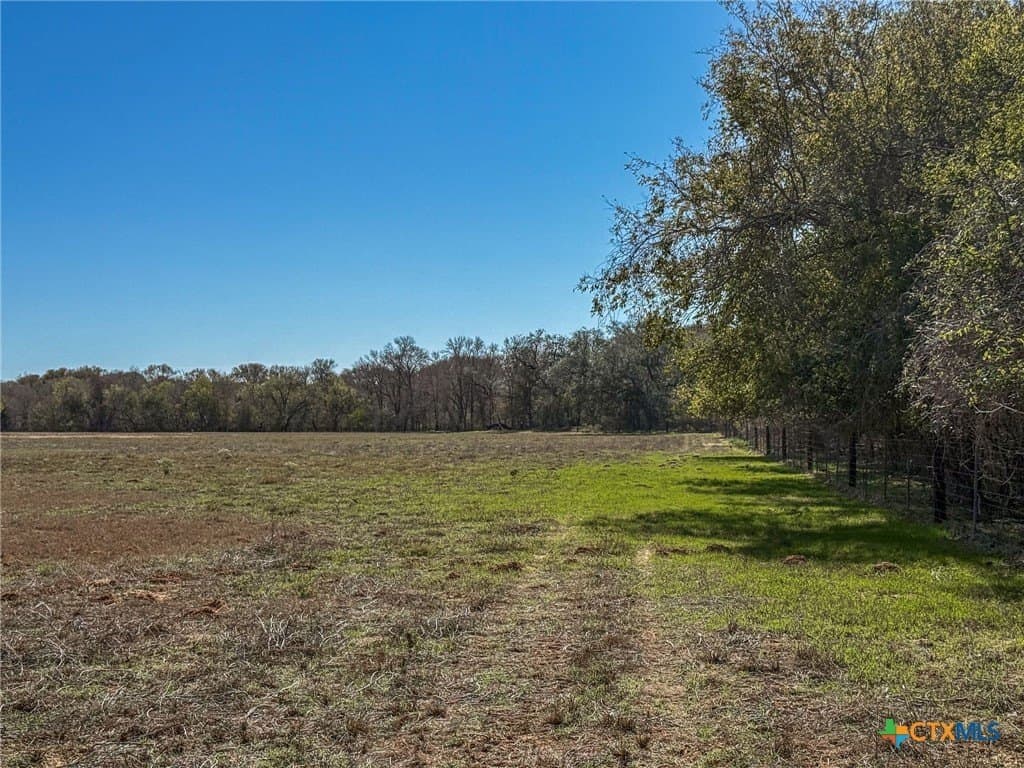 38.57 acres in Guadalupe County - photo 8