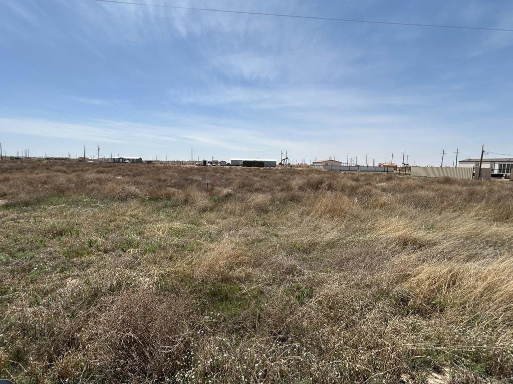 1 acres in Midland County