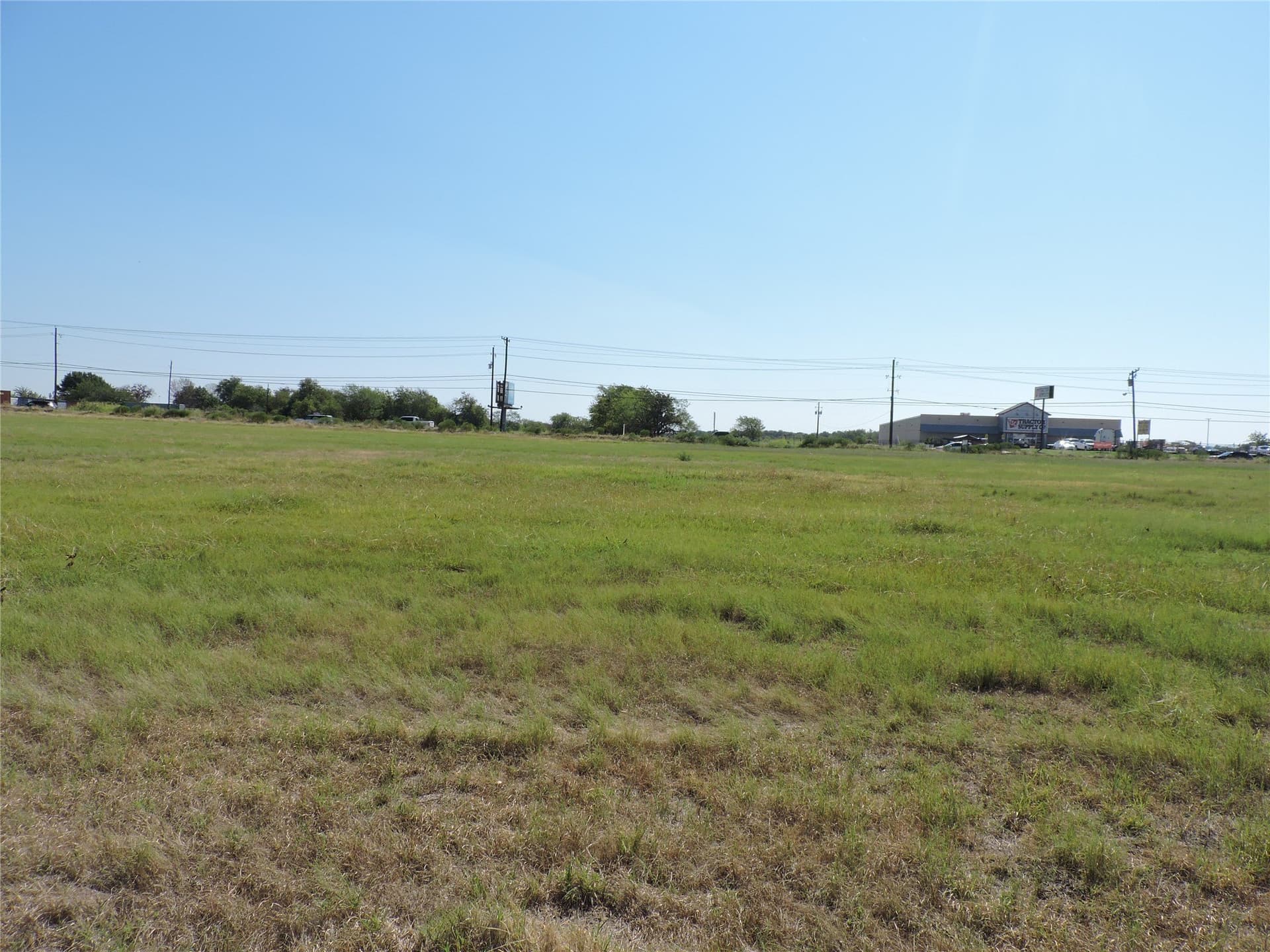 0.88 acres in Henderson County gallery image 2