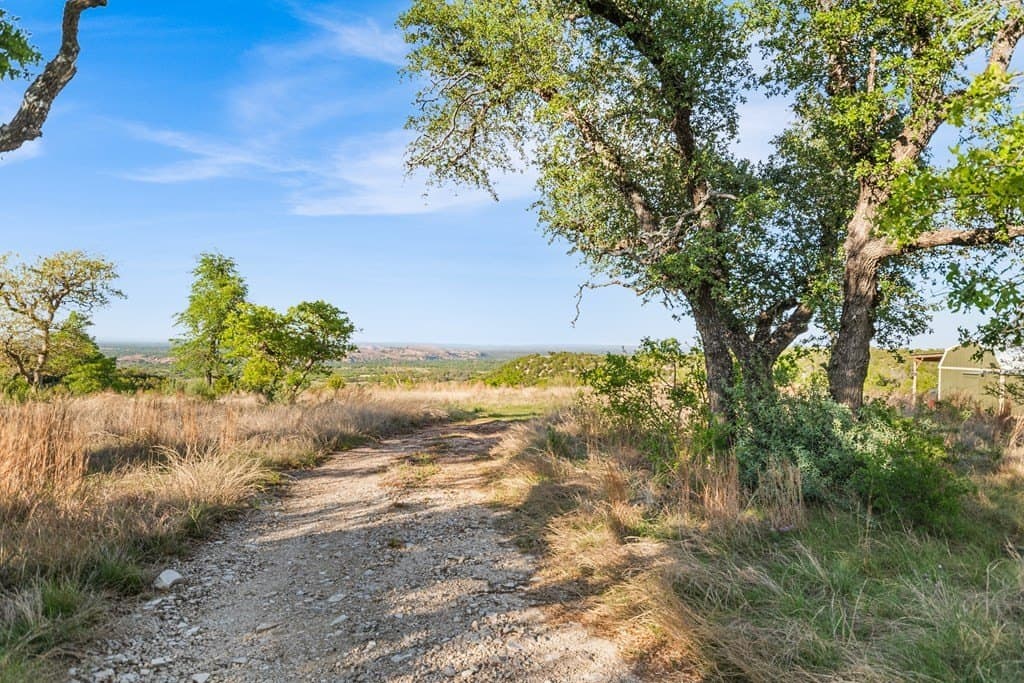 200 acres in Gillespie County gallery image 4