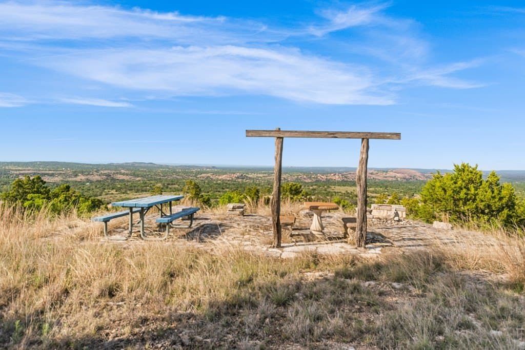 200 acres in Gillespie County gallery image 3