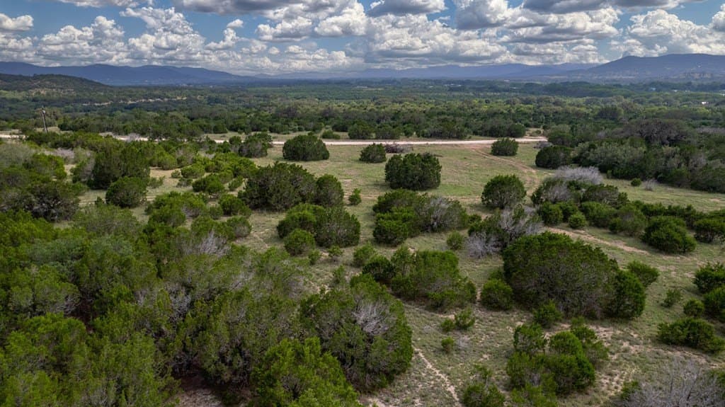 5.1 acres in Real County - photo 11