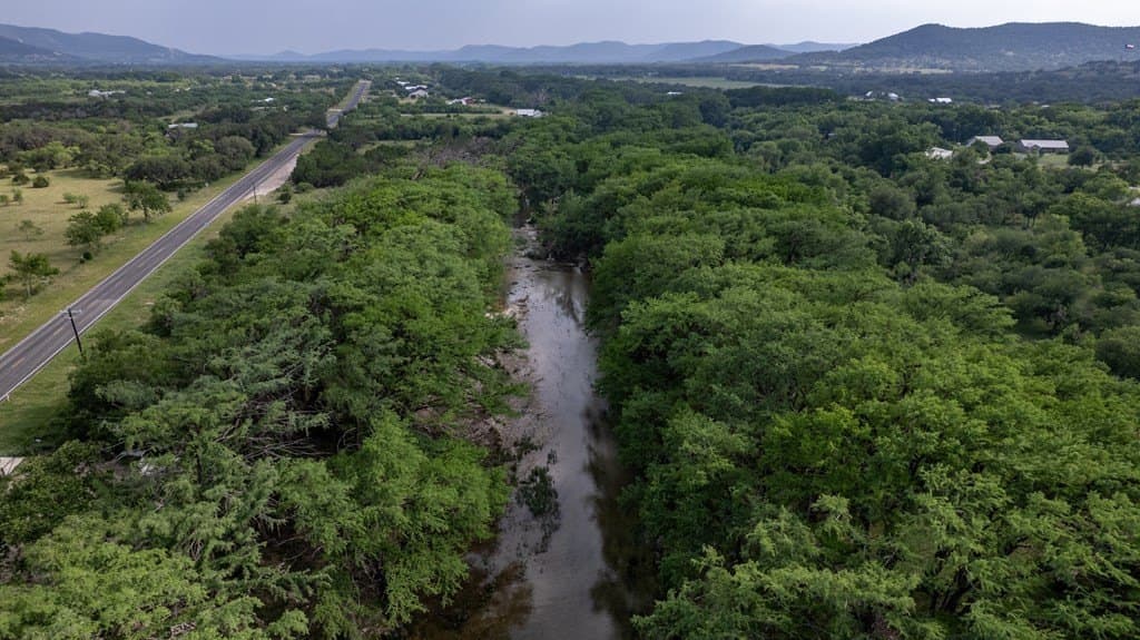 5.1 acres in Real County - photo 17