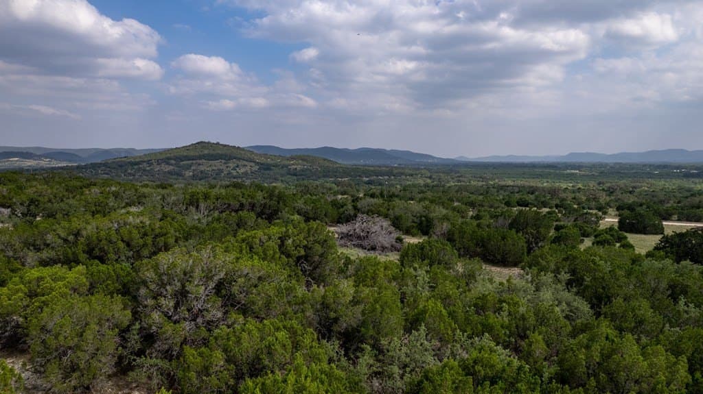5.1 acres in Real County - photo 6