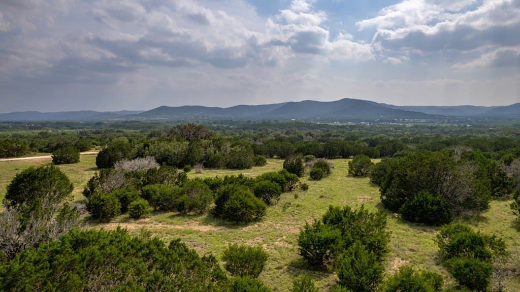 5.1 acres in Real County - photo 3