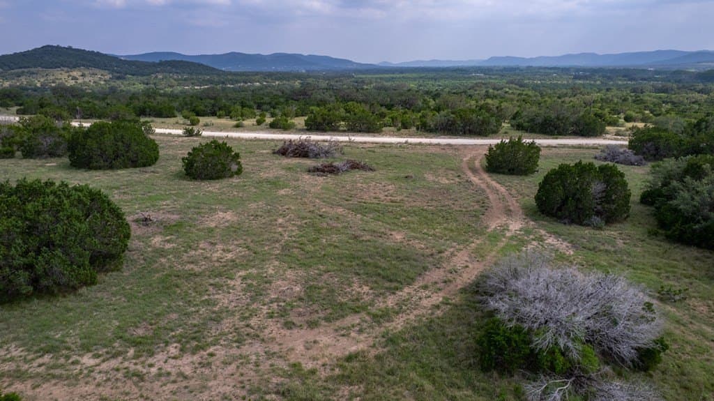 5.1 acres in Real County - photo 13