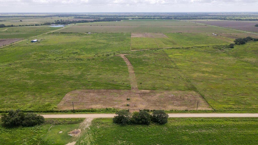 10.1 acres in Wharton Area County - photo 3