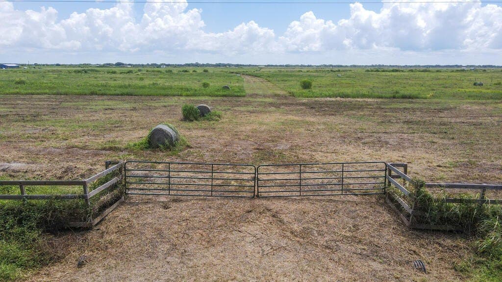 10.1 acres in Wharton Area County - photo 11