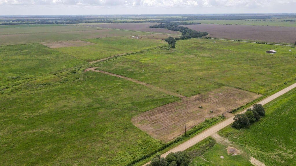 10.1 acres in Wharton Area County - photo 4