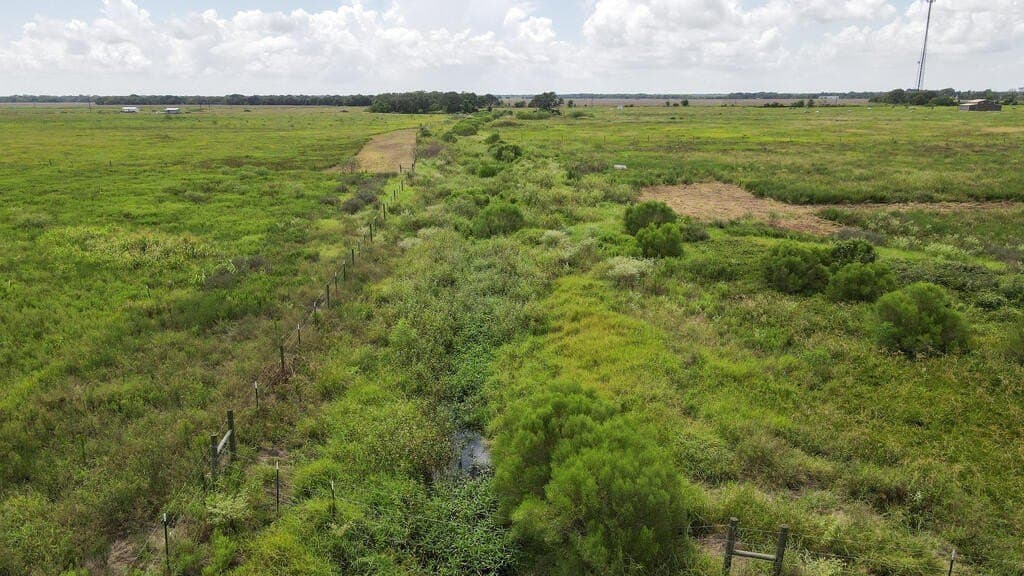 10.1 acres in Wharton Area County - photo 6