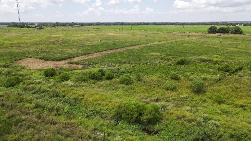 10.1 acres in Wharton Area County - photo 5