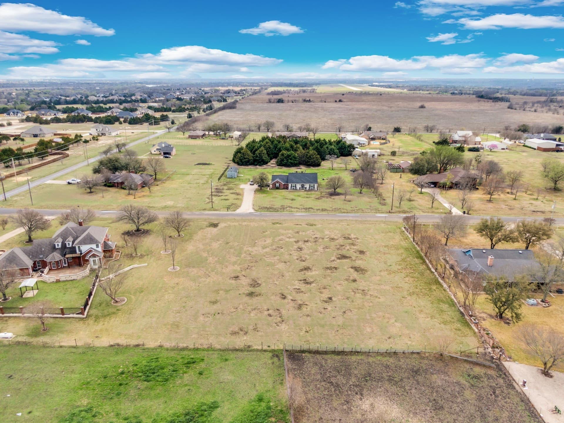 1 acres in Ellis County gallery image 2