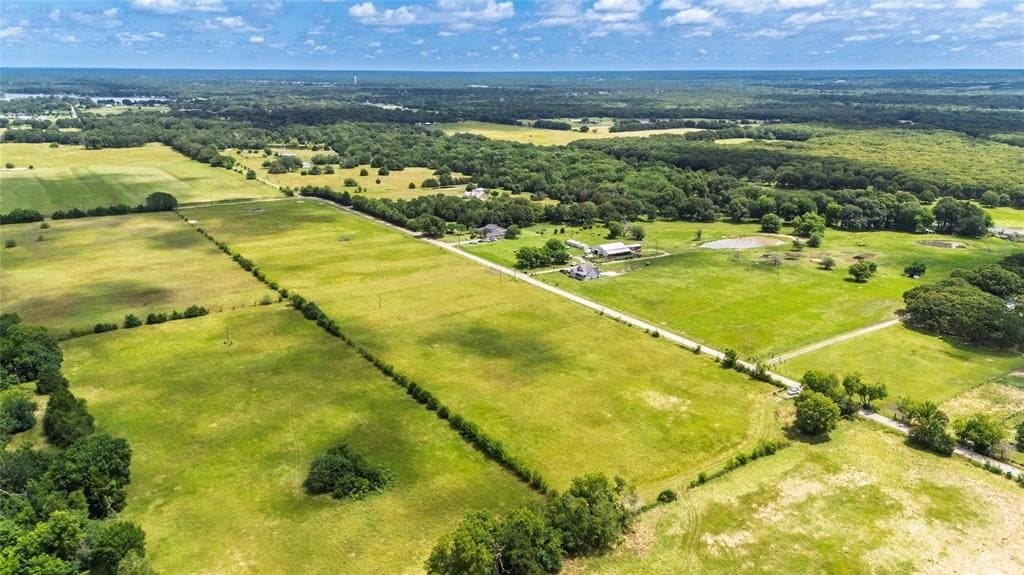 1.35 acres in Hunt County