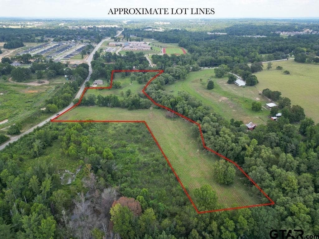 8.25 acres in Smith County gallery image 2