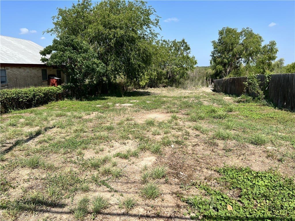 0.11 acres in Live Oak County