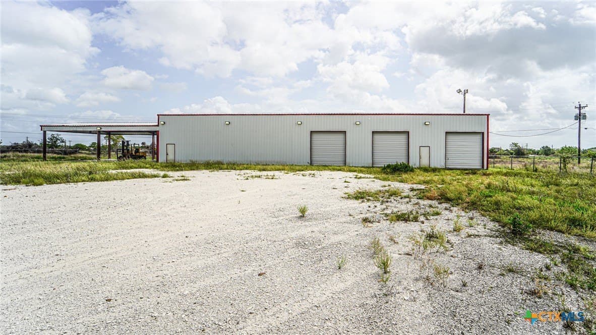 29.33 acres in Victoria County - photo 24
