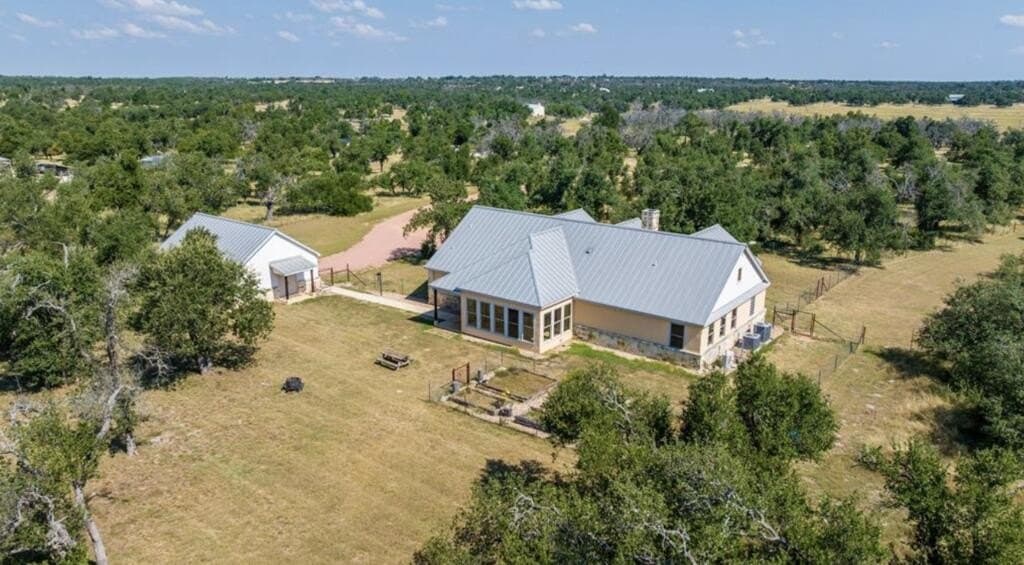 10.1 acres in Gillespie County