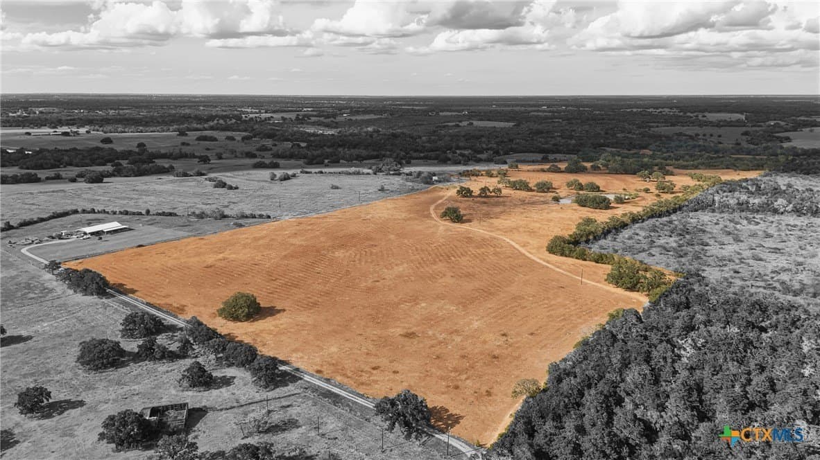 100.6 acres in DeWitt County - photo 33