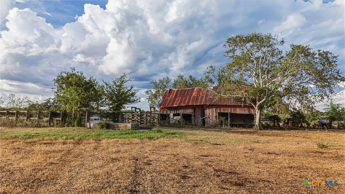 100.6 acres in DeWitt County - photo 13