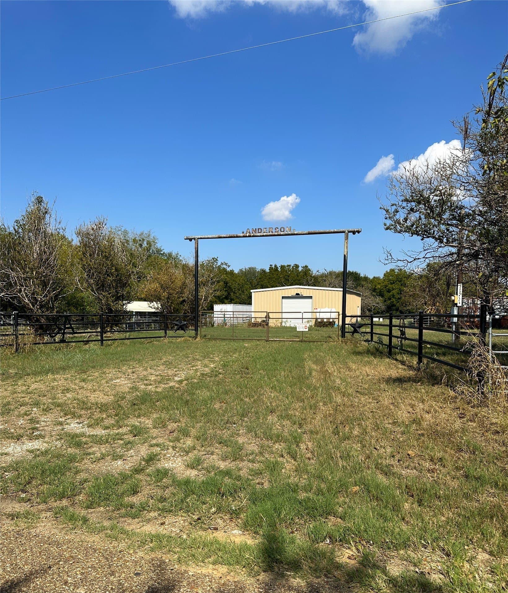 119.8 acres in Robertson County