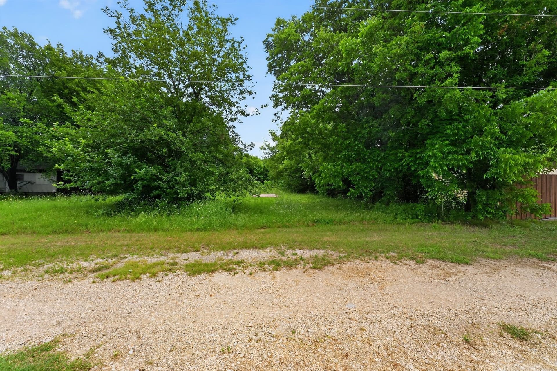 1 acres in Tarrant County gallery image 2