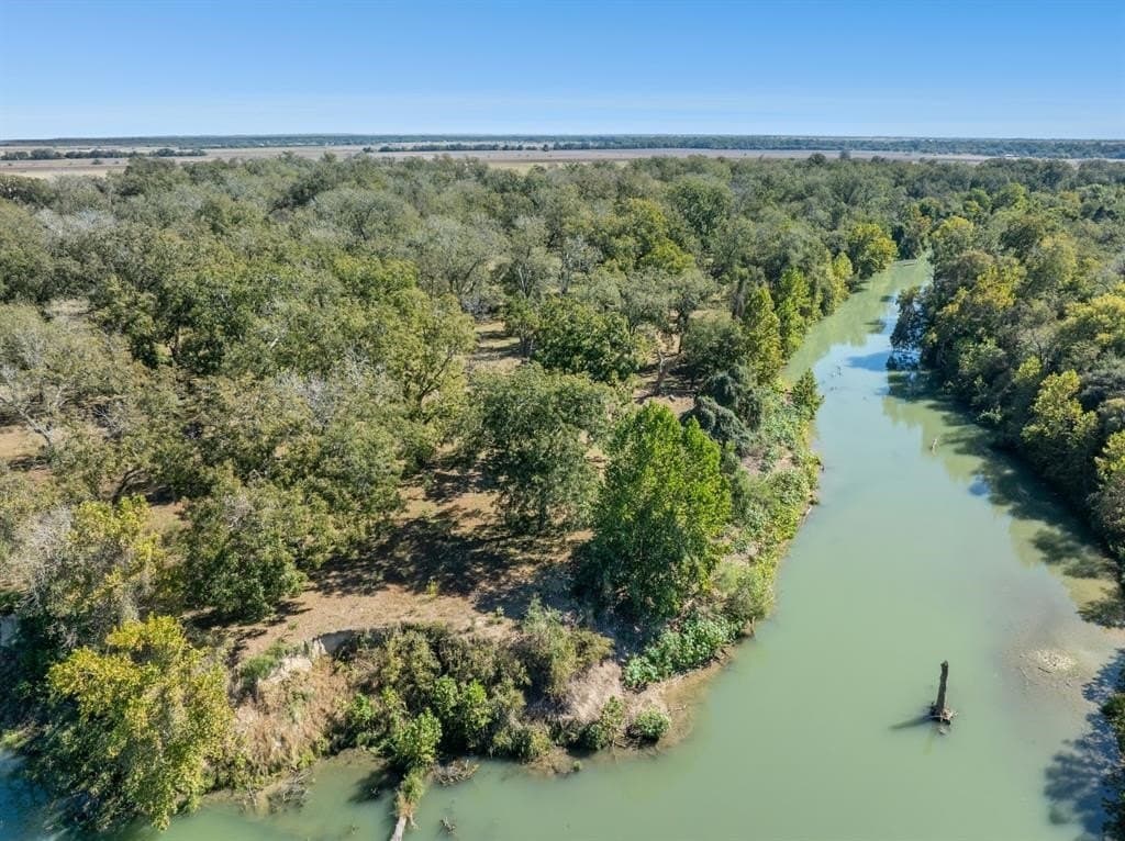 220 acres in Gonzales County - photo 10