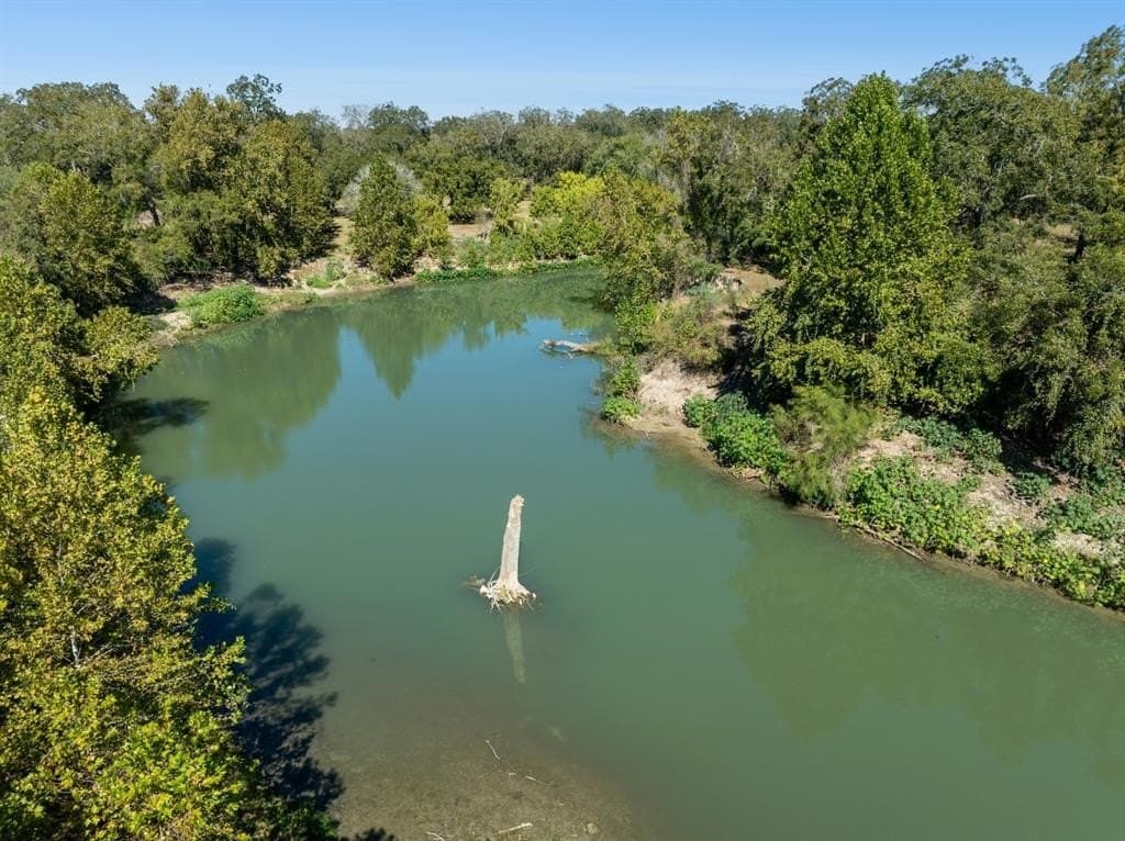 220 acres in Gonzales County - photo 5