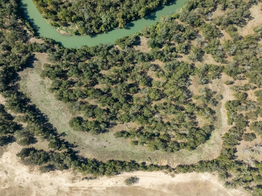 220 acres in Gonzales County - photo 9