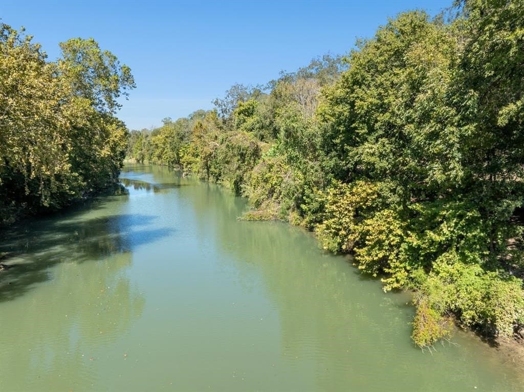 220 acres in Gonzales County - photo 4