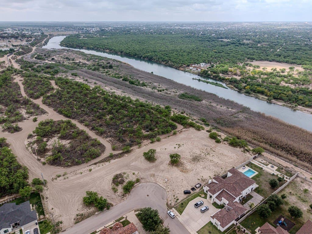 1.41 acres in Maverick County gallery image 4