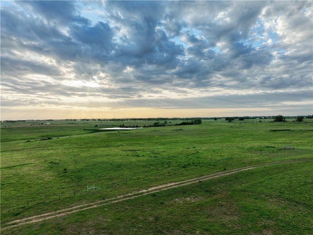 226.87 acres in AUSTIN County - photo 3
