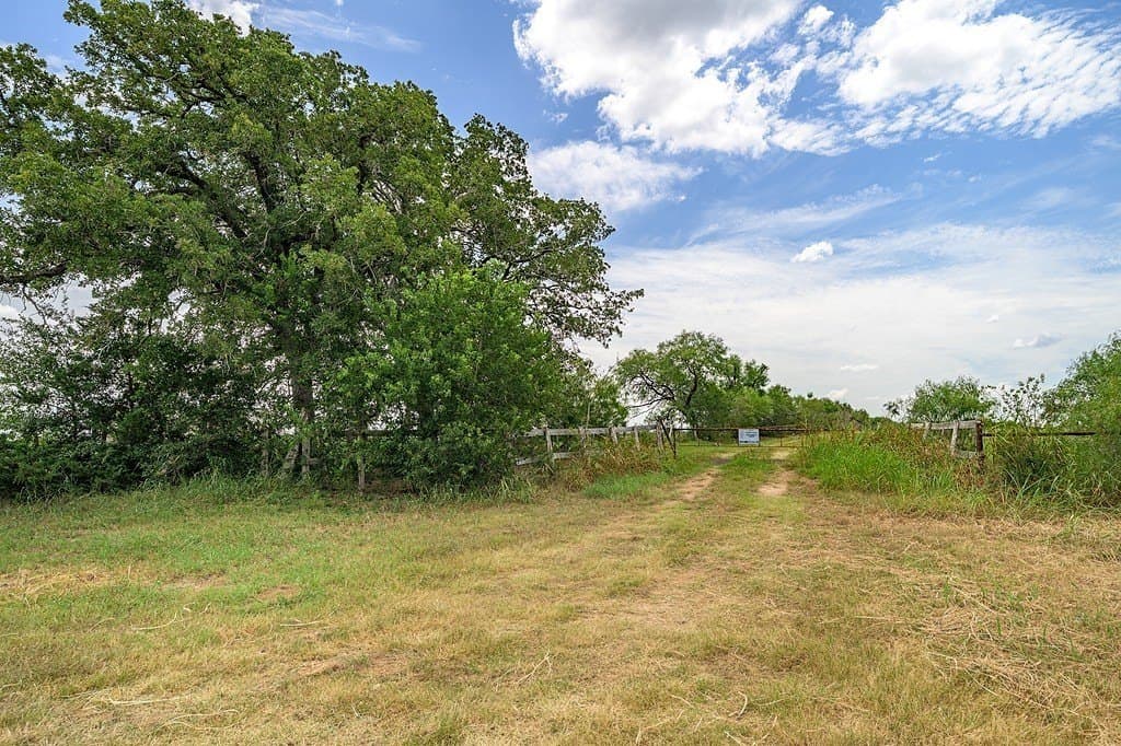 127.37 acres in Fayette County - photo 9