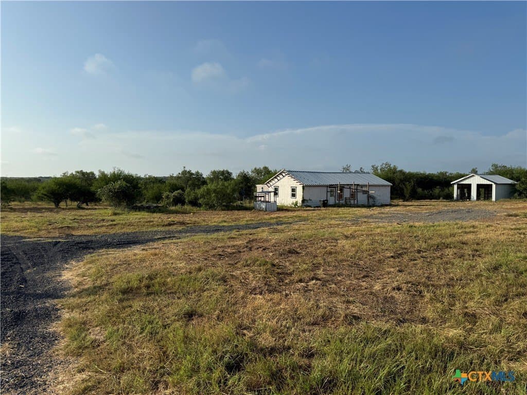 25 acres in Guadalupe County