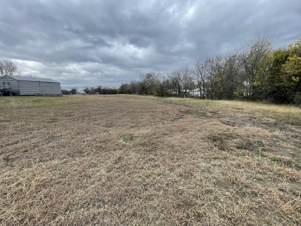1.56 acres in Johnson County - photo 9