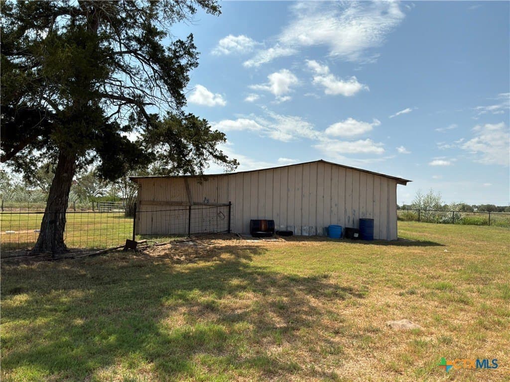 20.67 acres in Gonzales County - photo 16