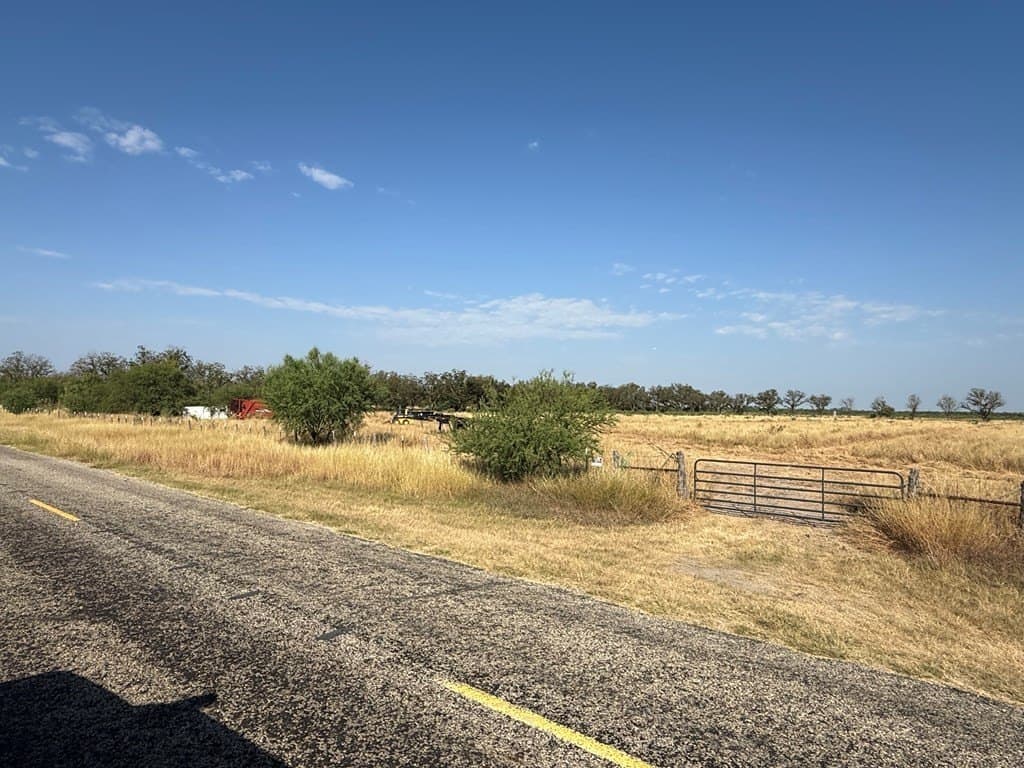 10.68 acres in Maverick County gallery image 3