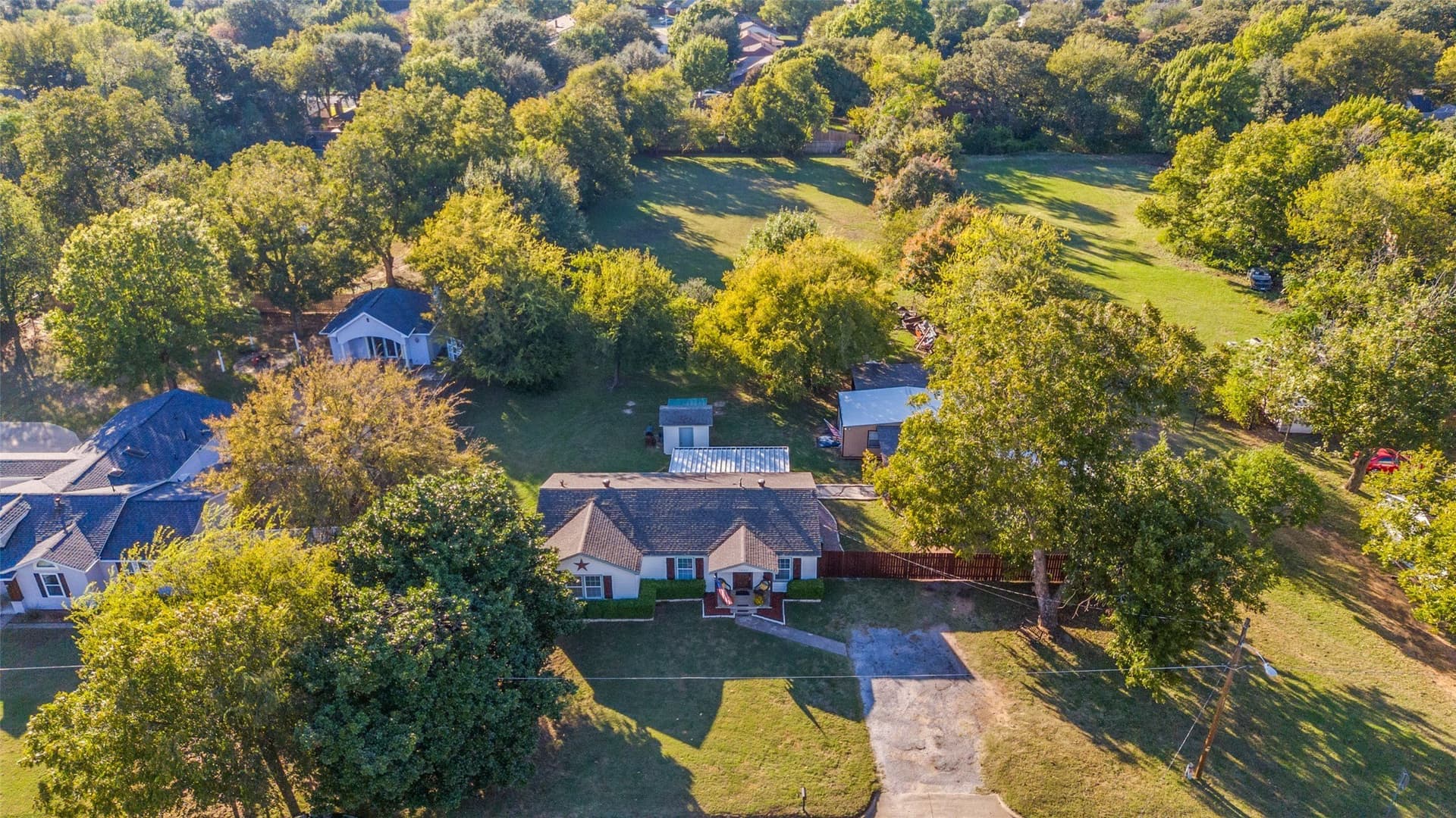 1.27 acres in Tarrant County gallery image 2
