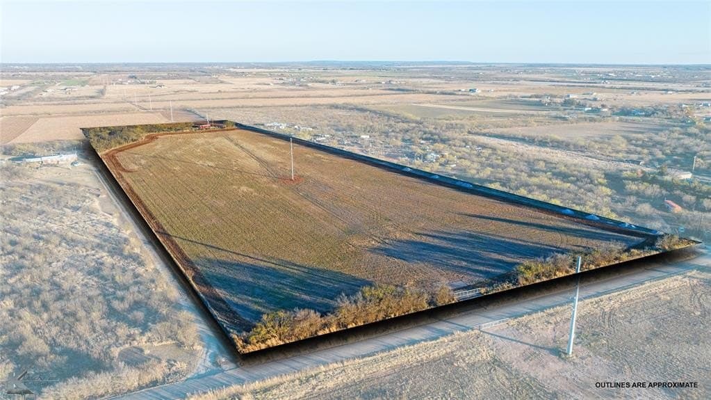 11.8 acres in Callahan County