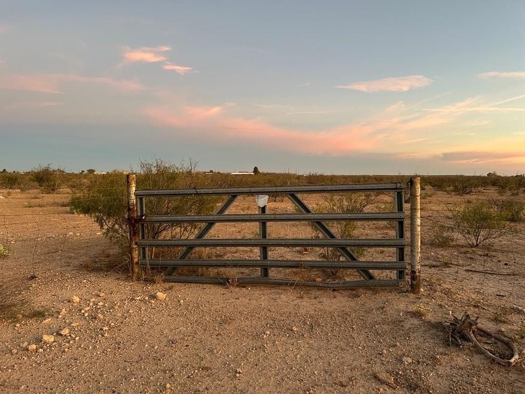 20 acres in Pecos County